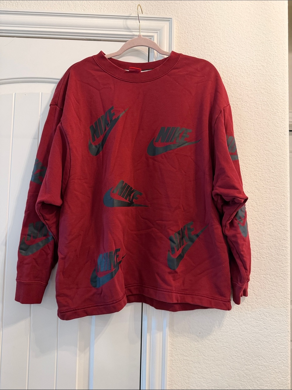 Nike Long-Sleeve Graphic Burgundy Sweatshirt, Sz L